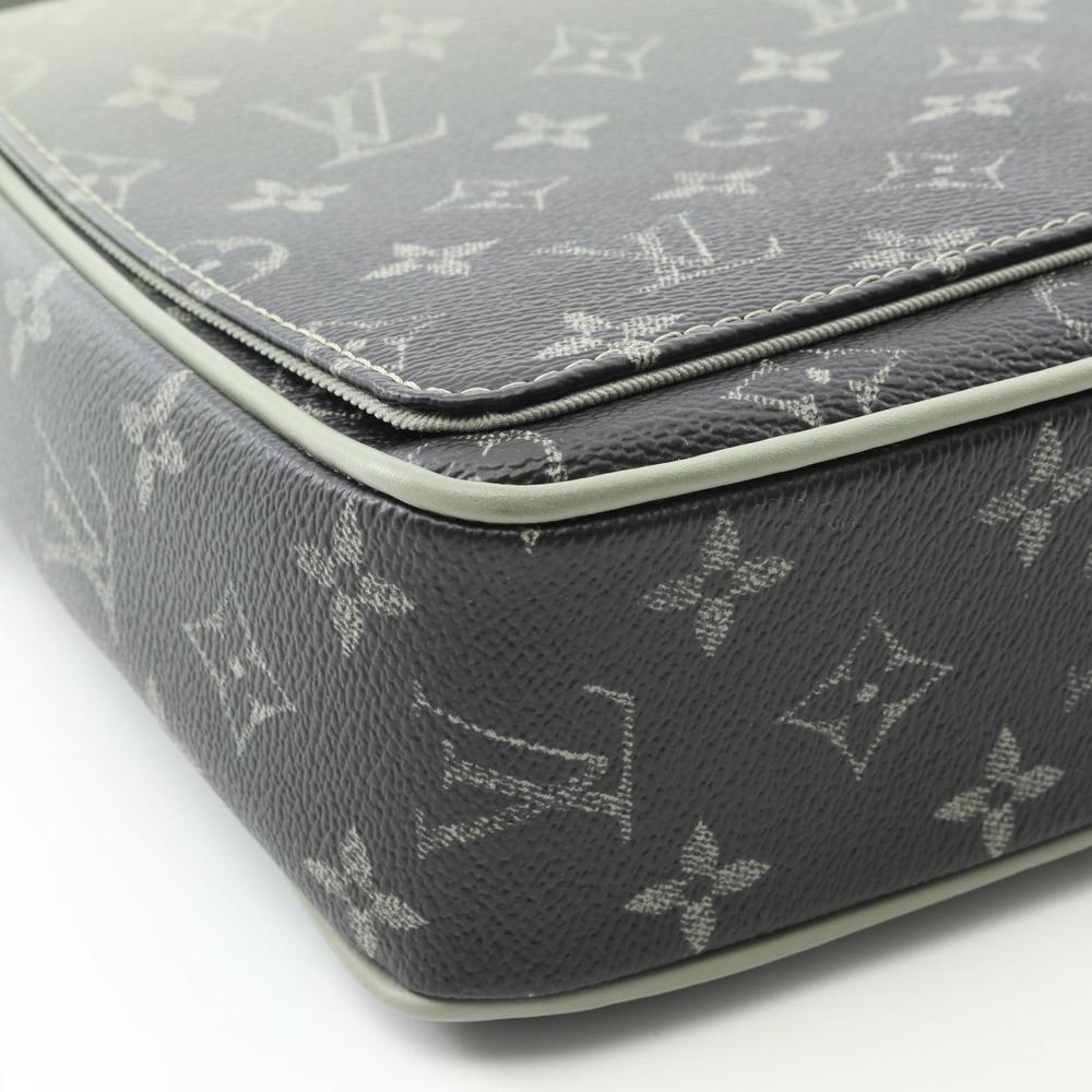 Louis Vuitton District Monogram Gradient Shoulder… - image 5